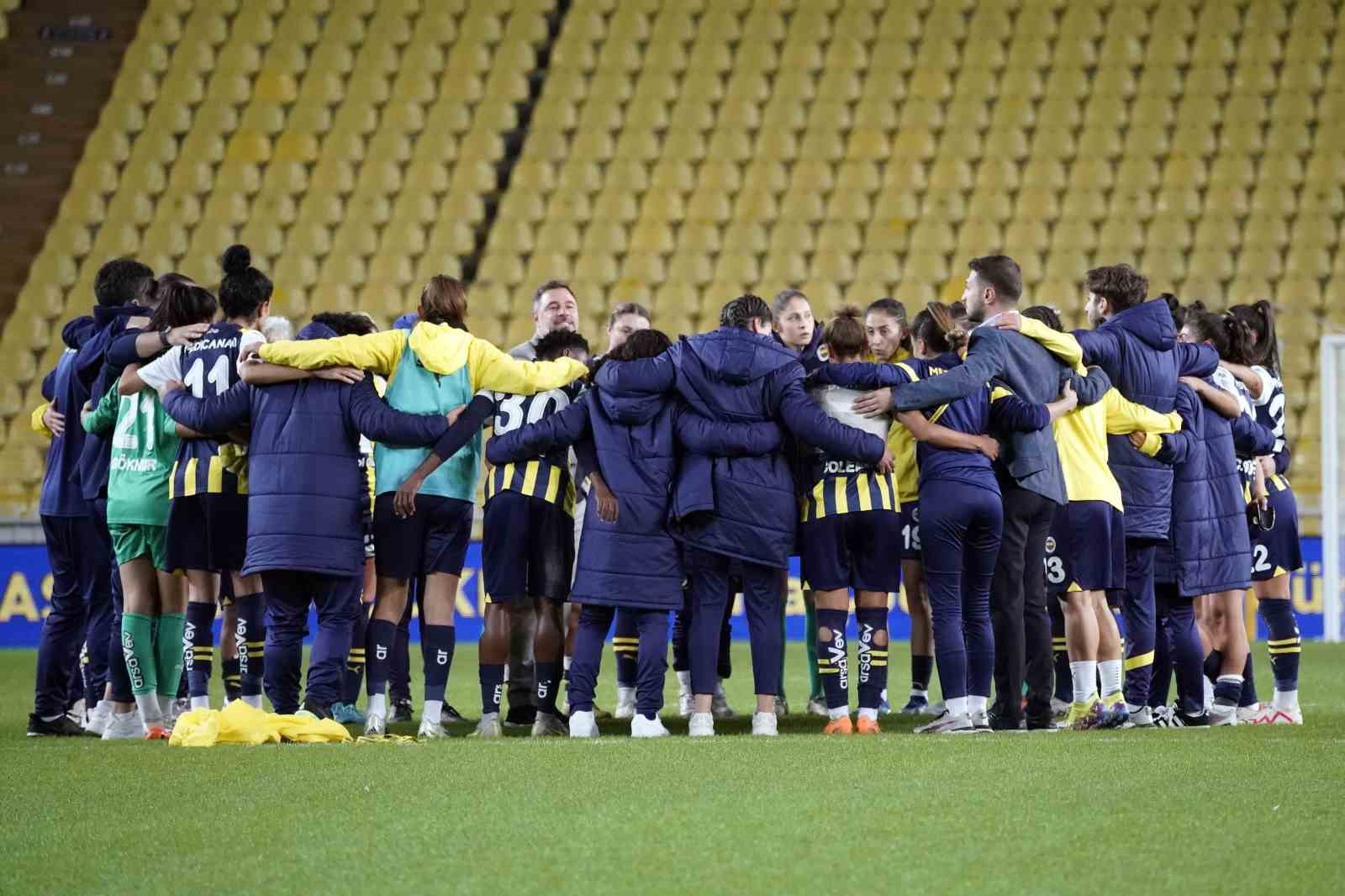 5 gollü derbinin galibi Fenerbahçe