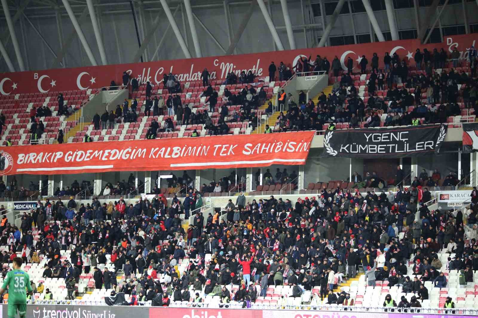 Sivasspor taraftarı maça ilgi göstermedi