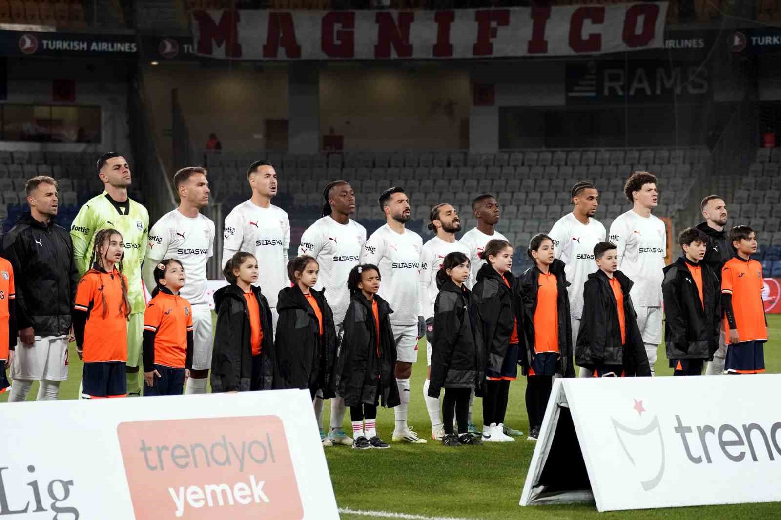 Trendyol Süper Lig: Başakşehir: 1 - Pendikspor: 0 (Maç devam ediyor)