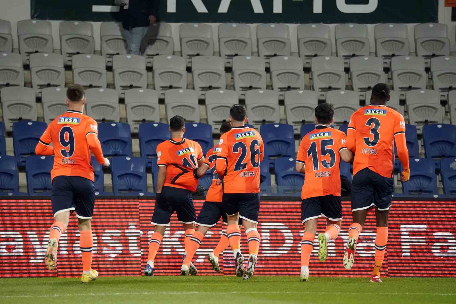 Trendyol Süper Lig: Başakşehir: 1 - Pendikspor: 0 (Maç devam ediyor)