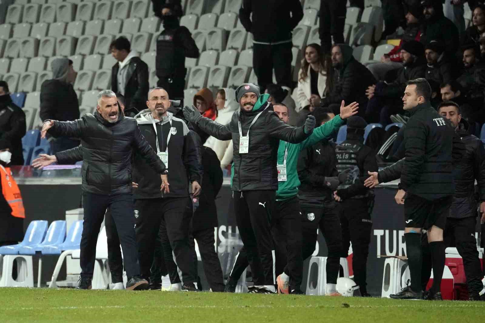 Trendyol Süper Lig: RAMS Başakşehir: 1 - Pendikspor: 1 (İlk yarı)