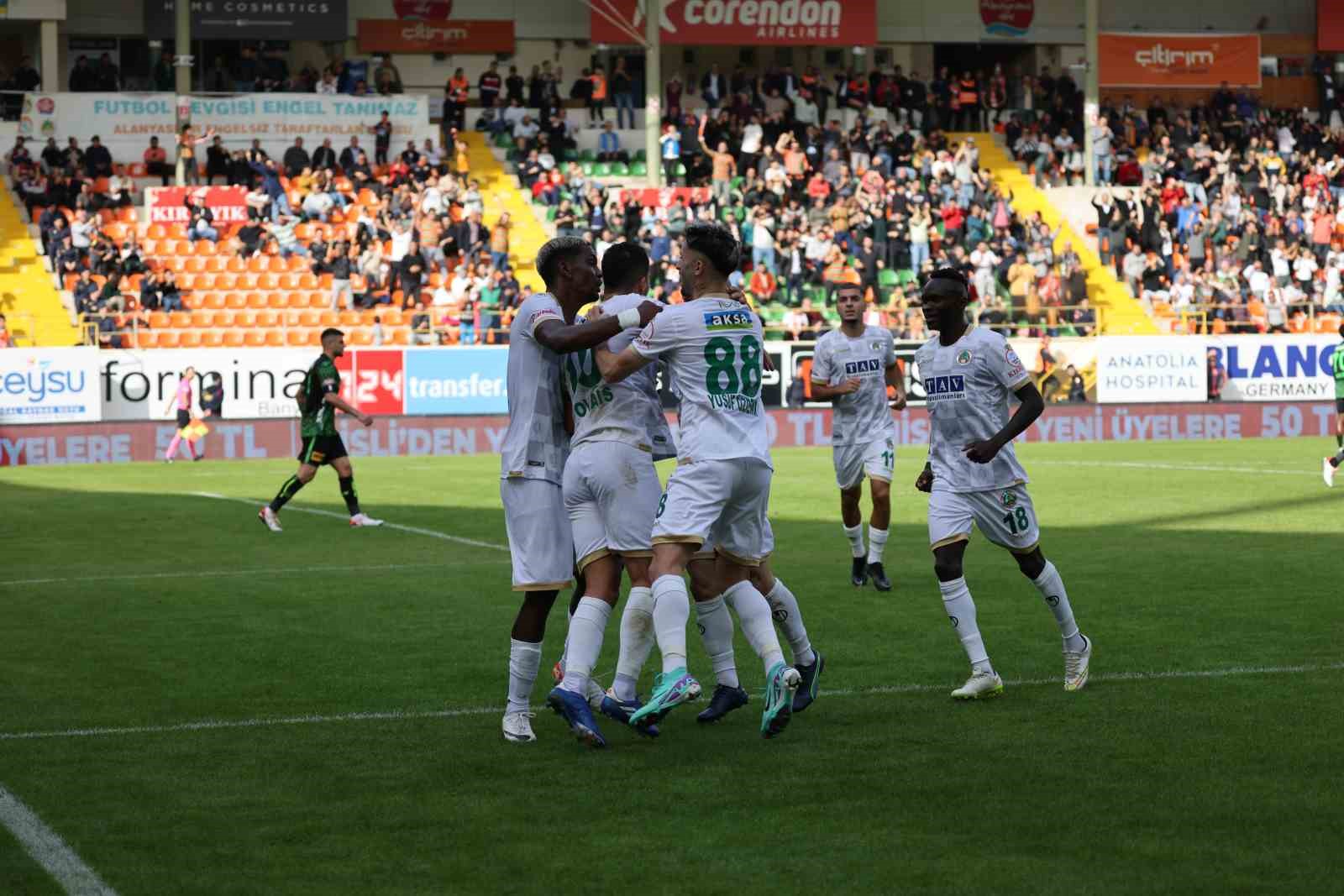 Trendyol Süper Lig: Corendon Alanyaspor: 2 - Konyaspor: 2 (Maç sonucu)