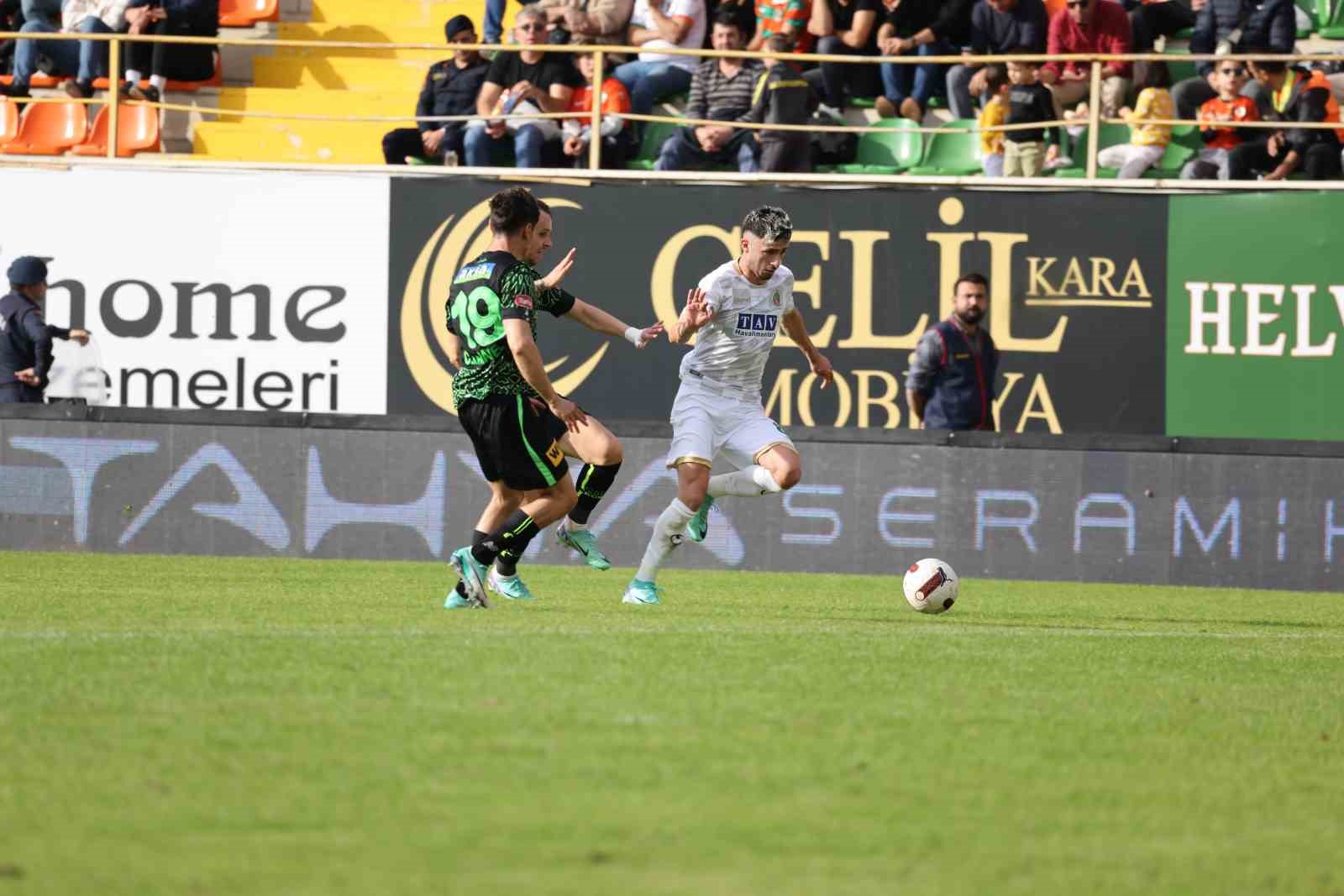 Trendyol Süper Lig: Corendon Alanyaspor: 2 - Konyaspor: 2 (Maç sonucu)