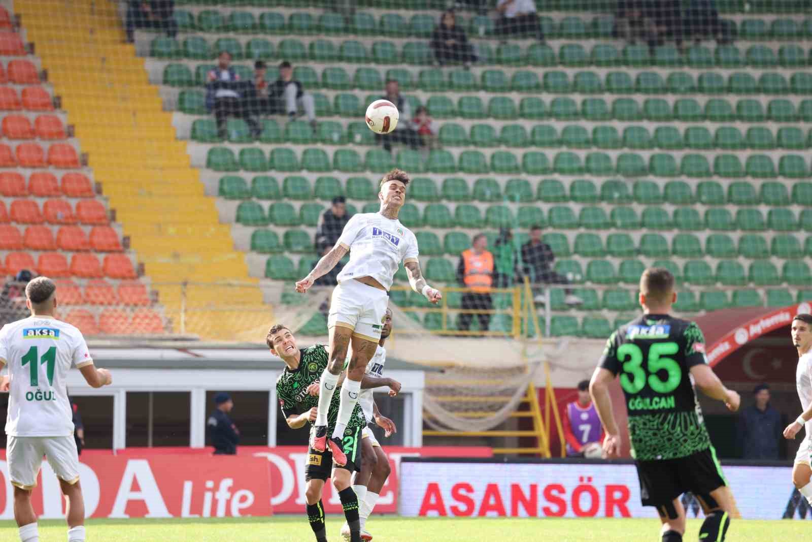 Trendyol Süper Lig: Corendon Alanyaspor: 2 - Konyaspor: 2 (Maç sonucu)