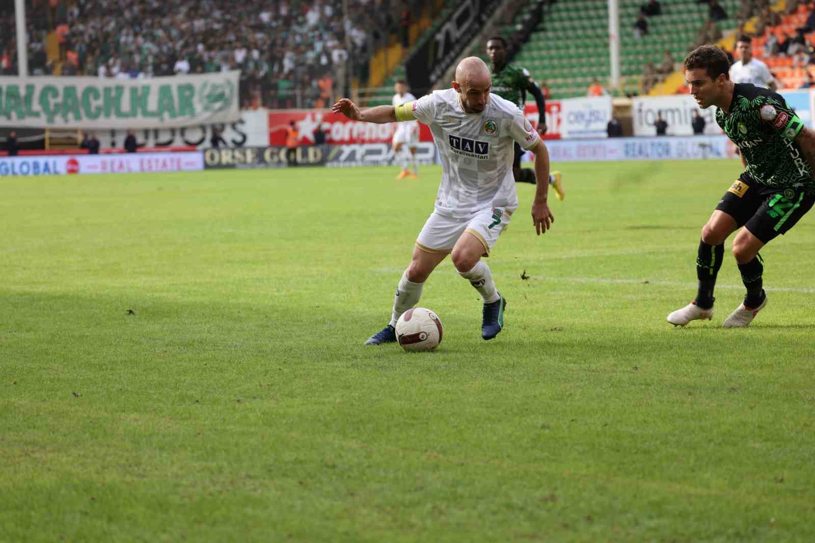 Trendyol Süper Lig: Corendon Alanyaspor: 2 - Konyaspor: 2 (Maç sonucu)