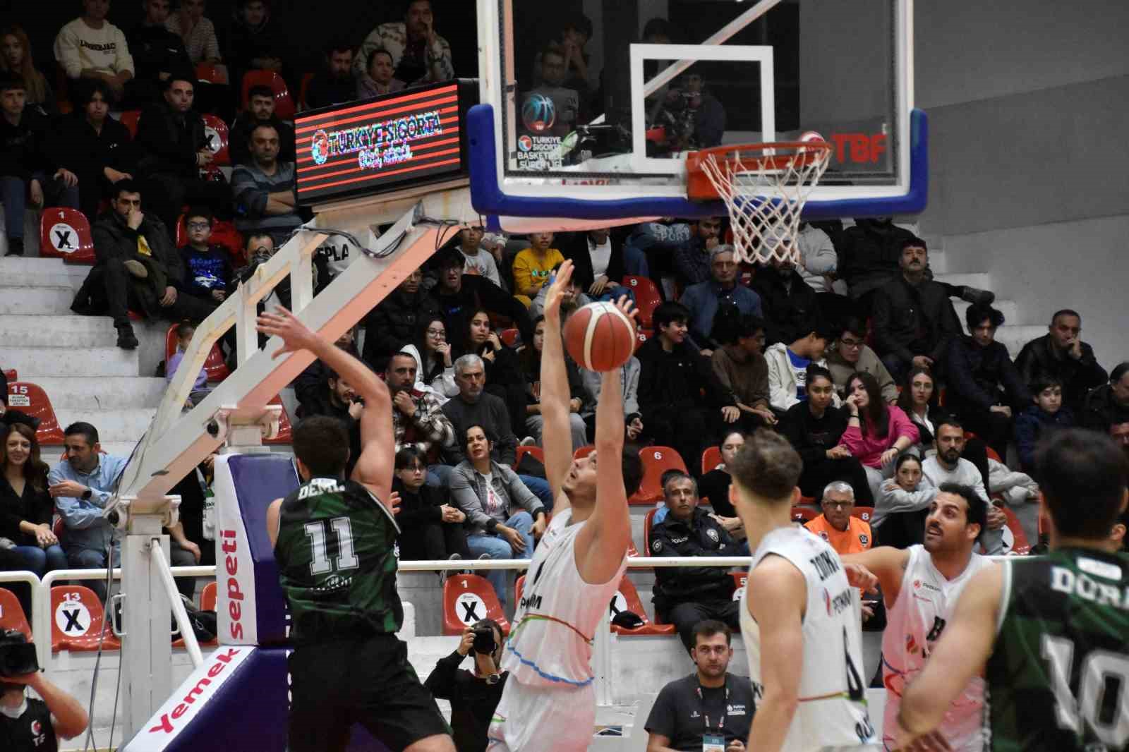 Türkiye Sigorta Basketbol Süper Ligi: Aliağa Petkimspor: 112 - Darüşşafaka: 78