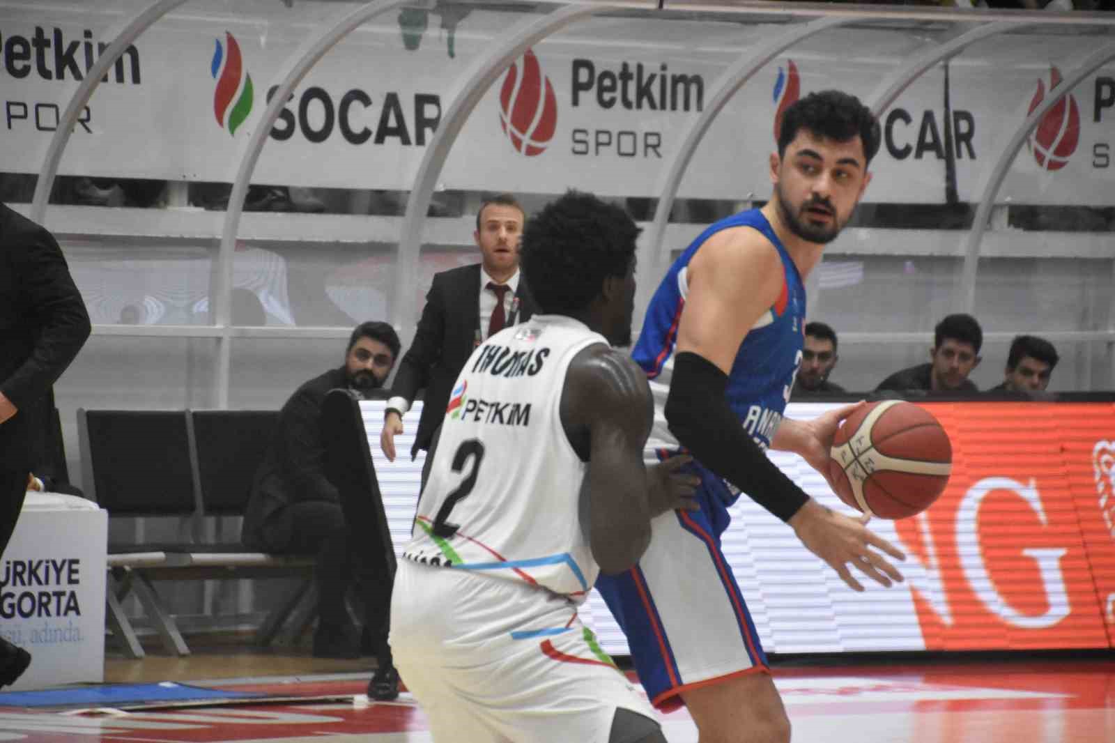 Türkiye Sigorta Basketbol Süper Ligi: Aliağa Petkimspor: 92 - A. Efes: 101