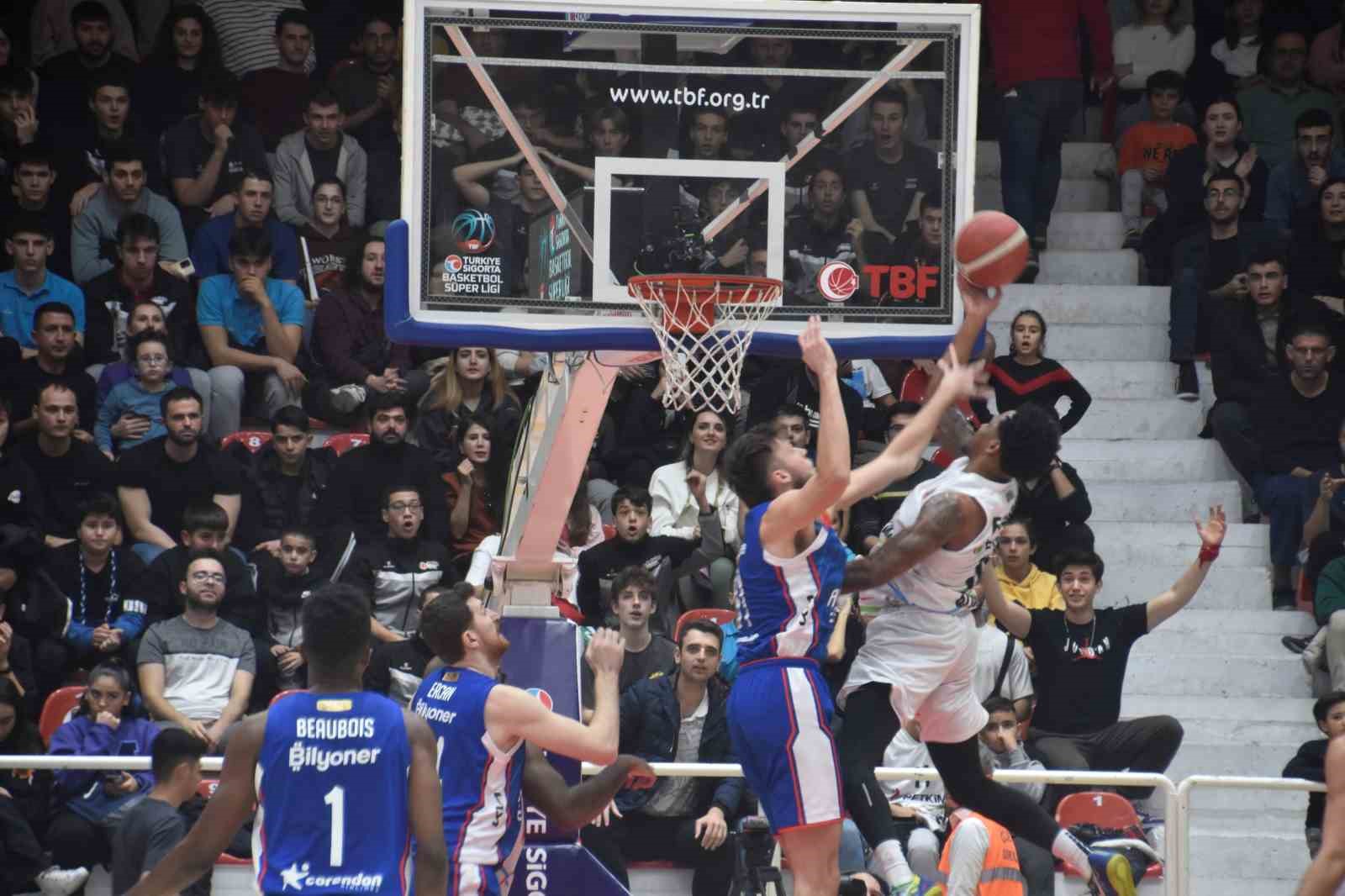 Türkiye Sigorta Basketbol Süper Ligi: Aliağa Petkimspor: 92 - A. Efes: 101