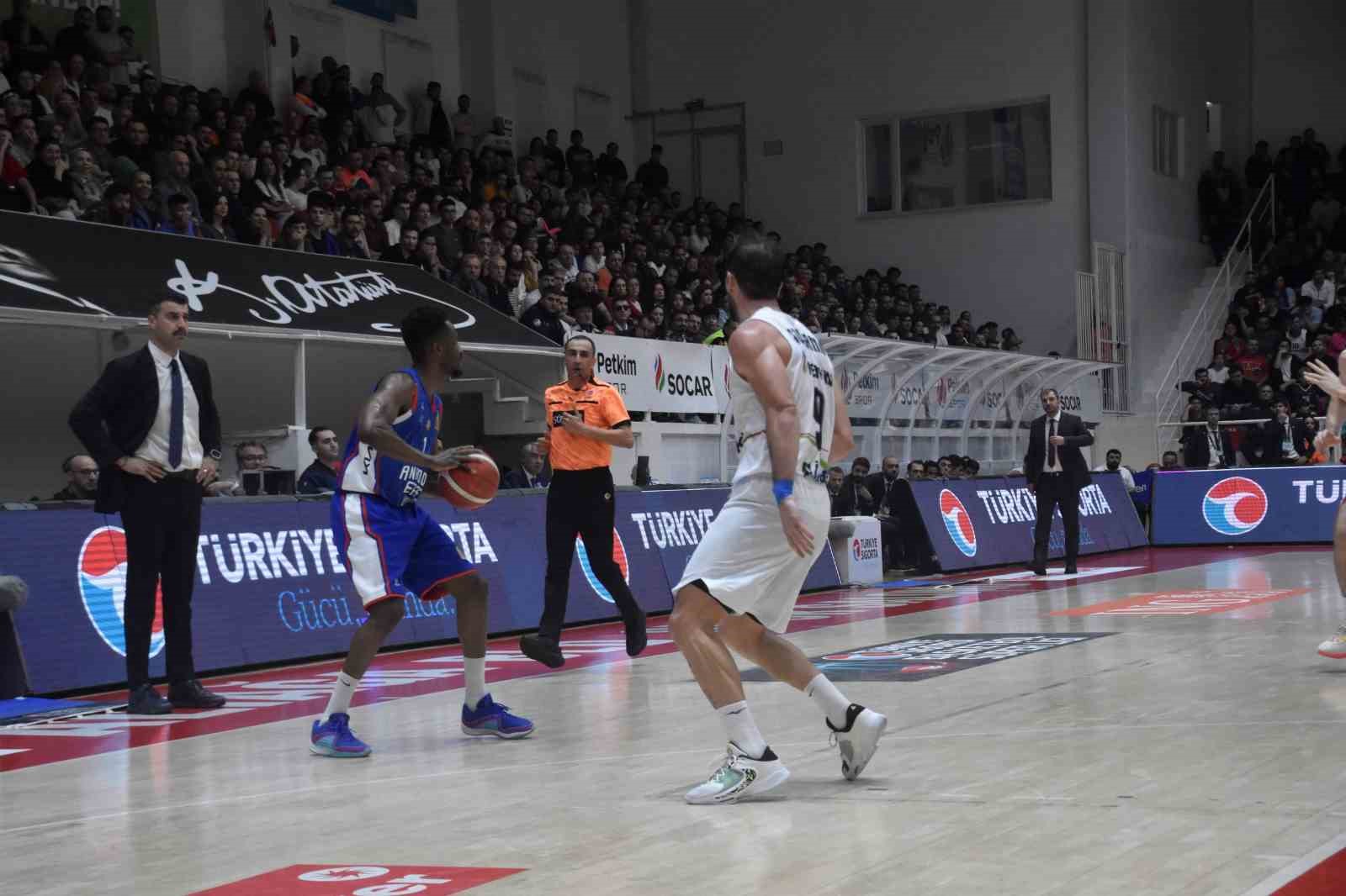 Türkiye Sigorta Basketbol Süper Ligi: Aliağa Petkimspor: 92 - A. Efes: 101