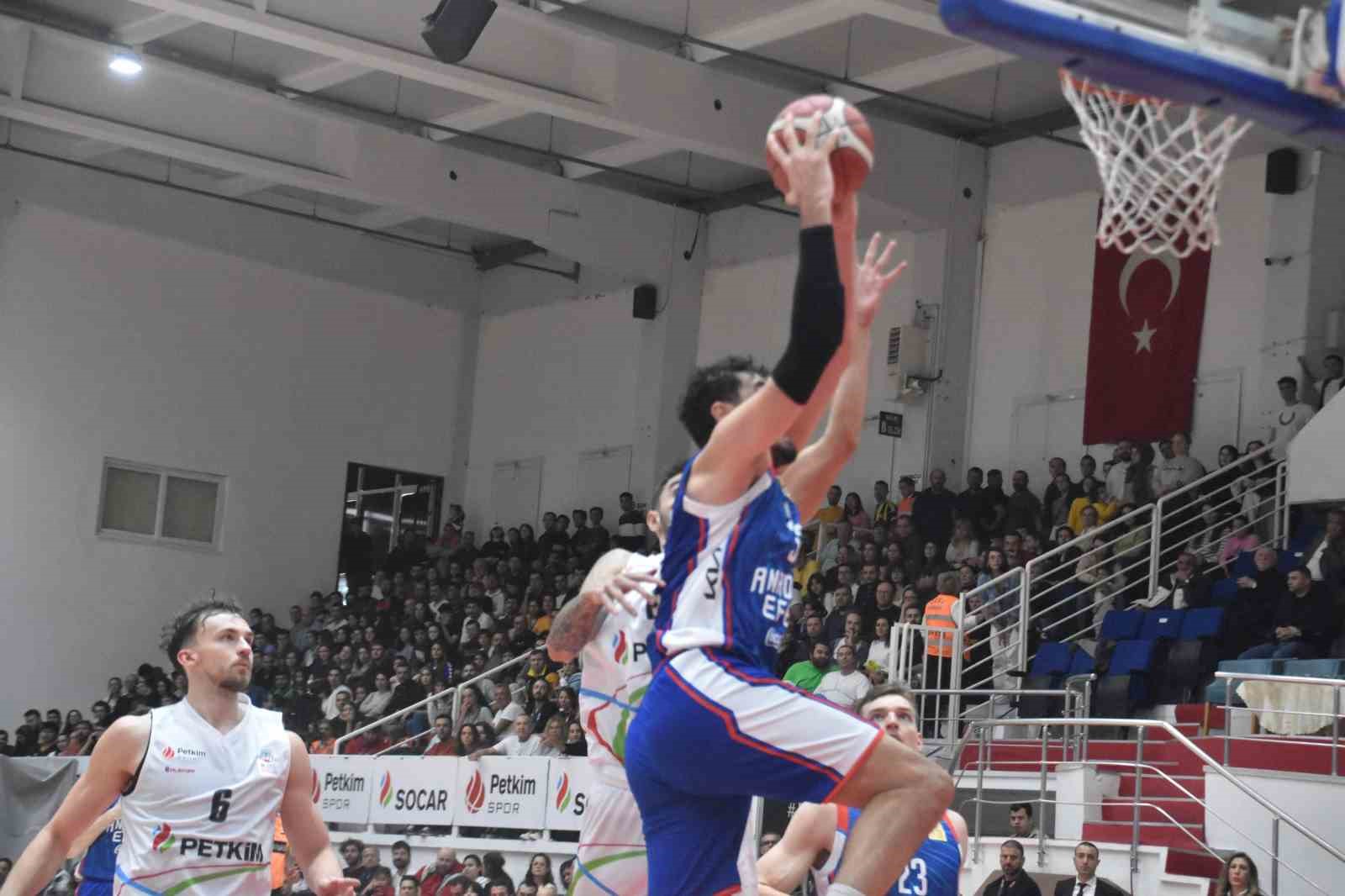 Türkiye Sigorta Basketbol Süper Ligi: Aliağa Petkimspor: 92 - A. Efes: 101