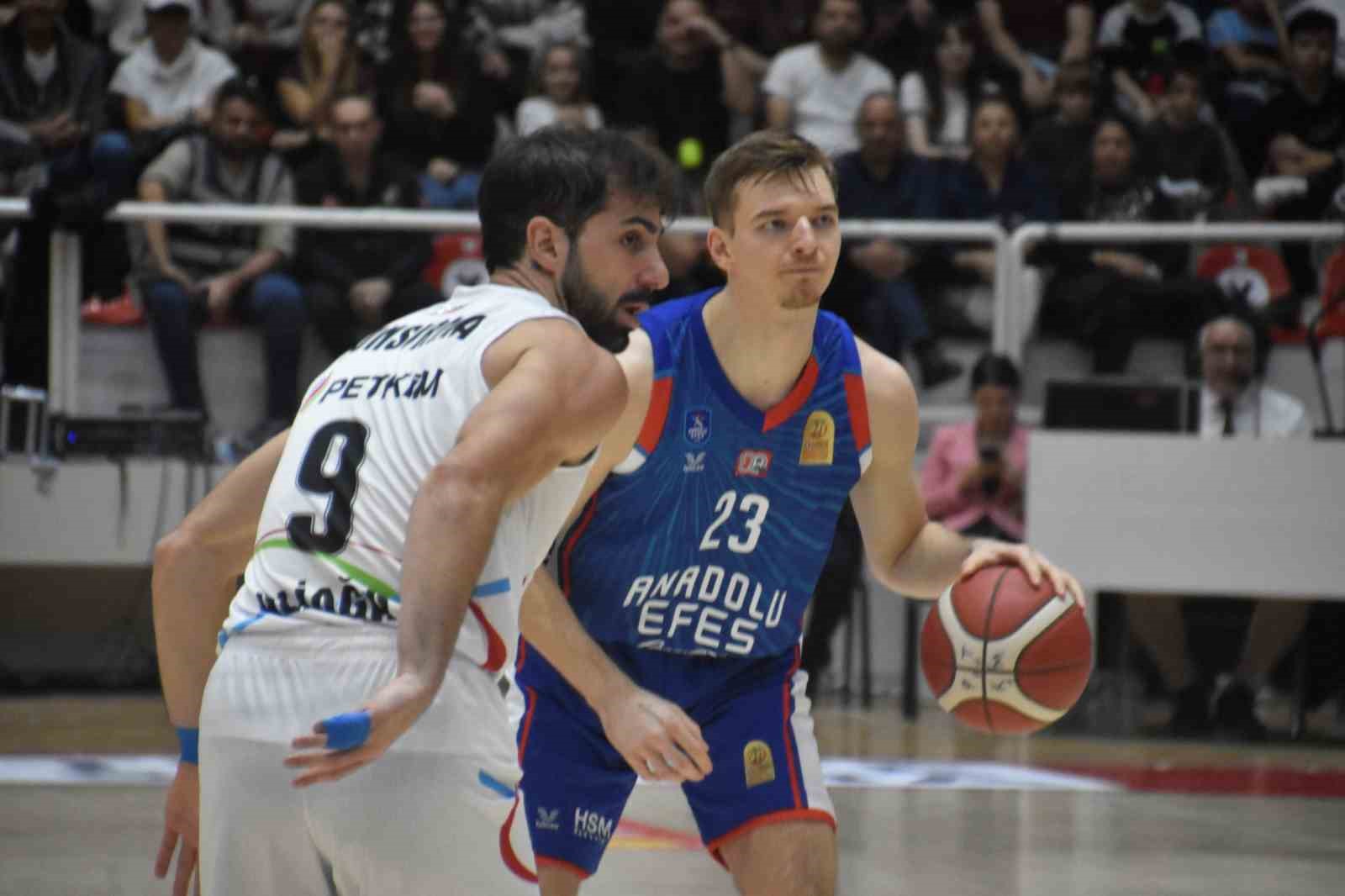 Türkiye Sigorta Basketbol Süper Ligi: Aliağa Petkimspor: 92 - A. Efes: 101