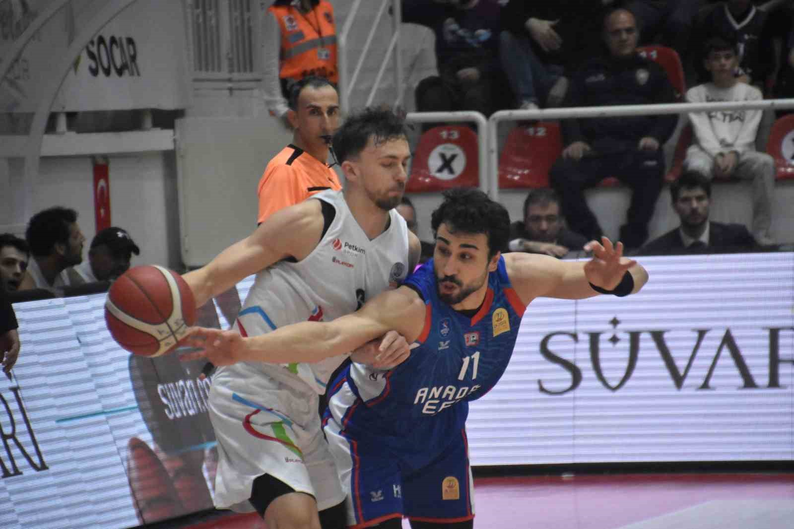 Türkiye Sigorta Basketbol Süper Ligi: Aliağa Petkimspor: 92 - A. Efes: 101