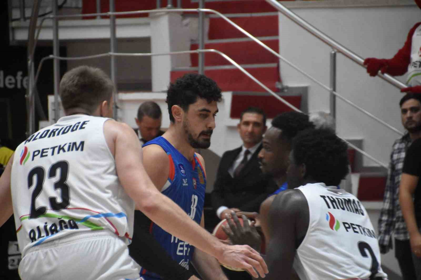 Türkiye Sigorta Basketbol Süper Ligi: Aliağa Petkimspor: 92 - A. Efes: 101