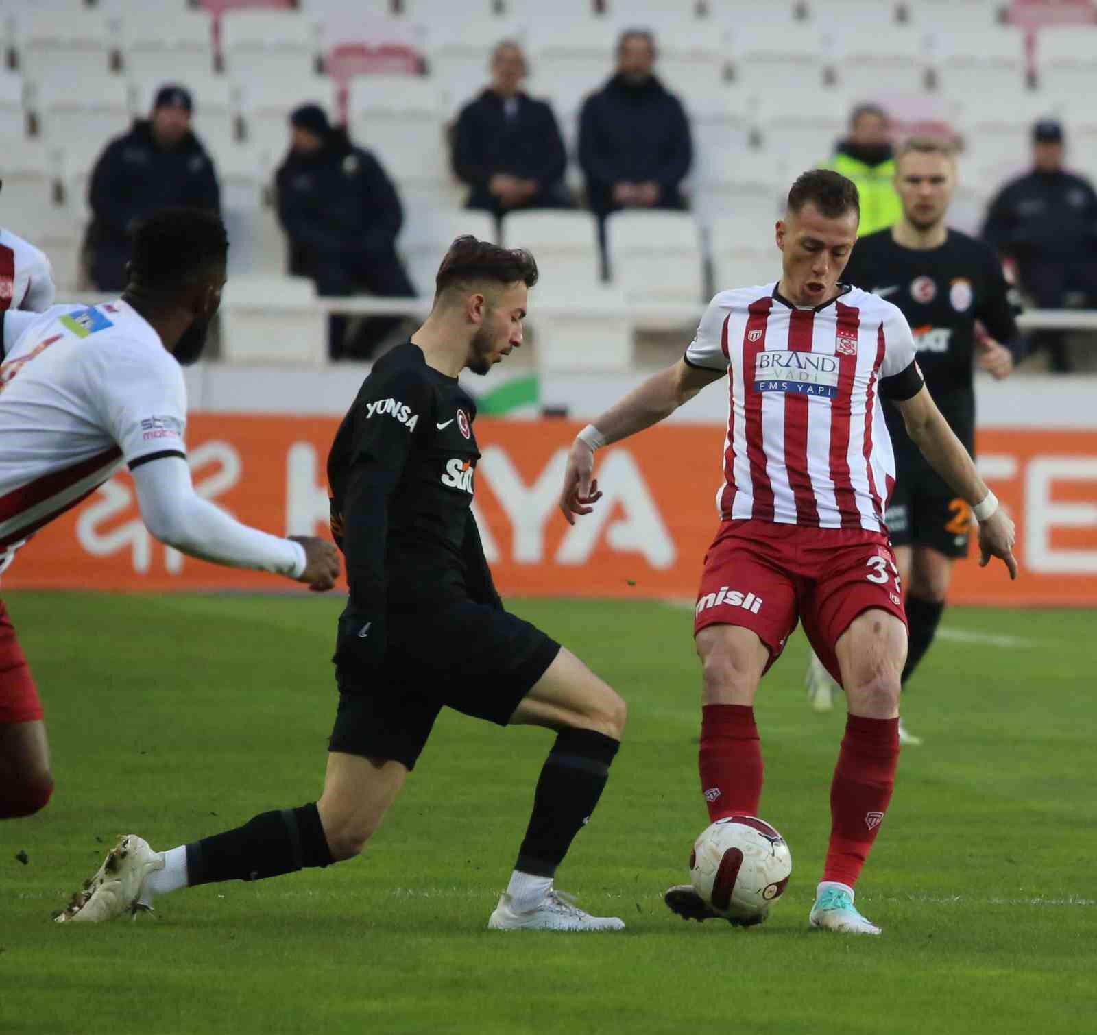 Trendyol Süper Lig: Sivasspor: 0 - Galatasaray: 0 (Maç devam ediyor)