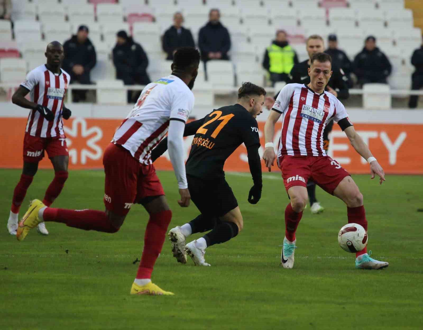 Trendyol Süper Lig: Sivasspor: 0 - Galatasaray: 0 (Maç devam ediyor)