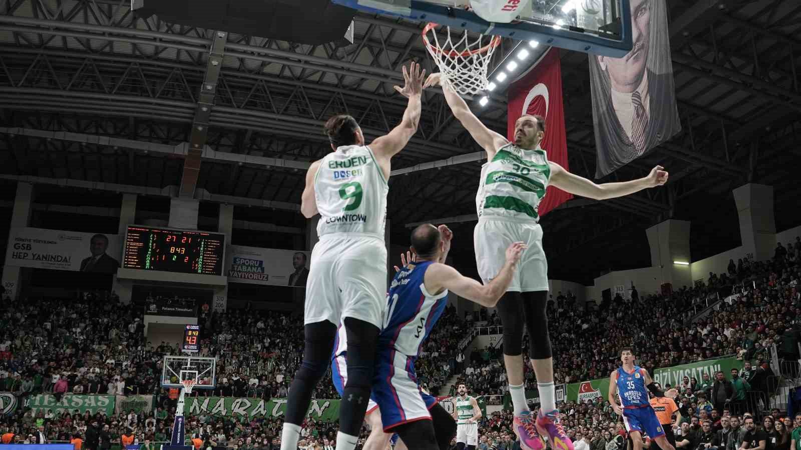 Türkiye Sigorta Basketbol Süper Ligi: Bursaspor: 73 - A. Efes: 83