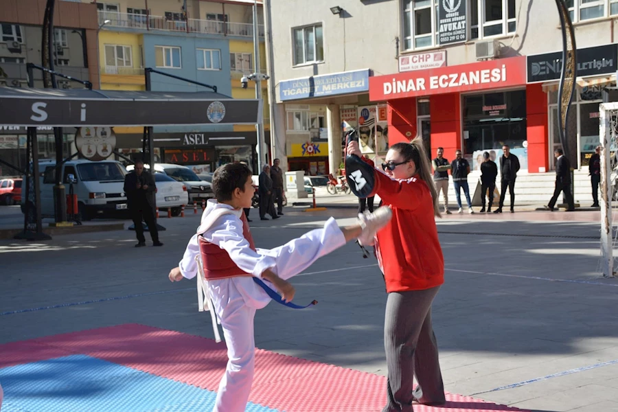 Dinar Belediyesi, Geleceğin Şampiyonlarına Destek Verdi