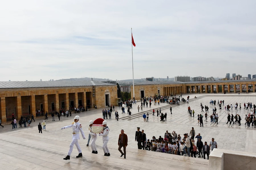 Afyon Girne Koleji Öğrencileri, Cumhuriyetin 100. Yılında Anıtkabir'i Ziyaret Etti