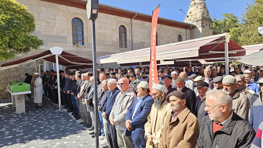 Aynacı'nın Babası Son Yolculuğuna Uğurlandı