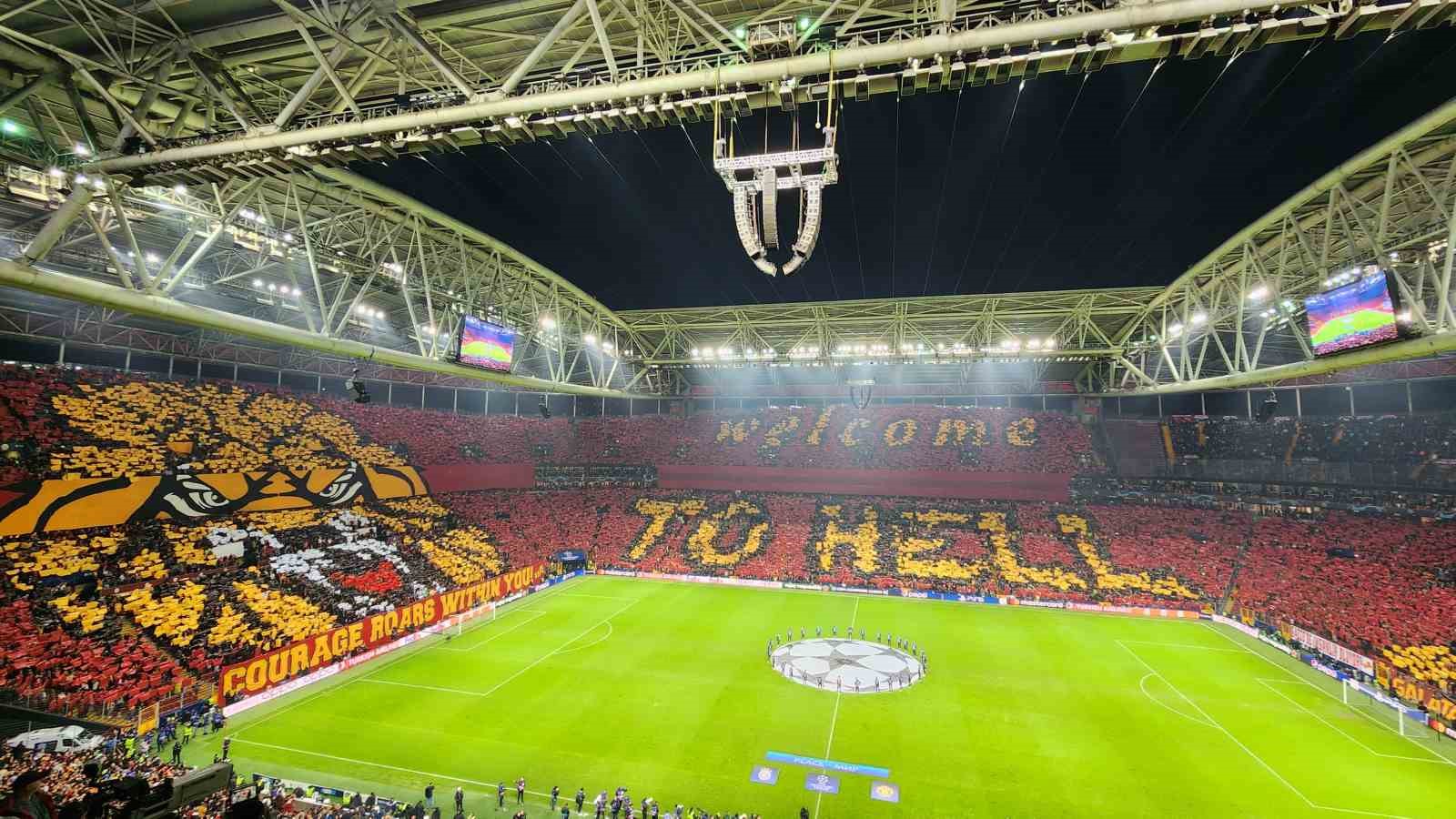 Galatasaray taraftarından ’Welcome to hell’ koreografisi