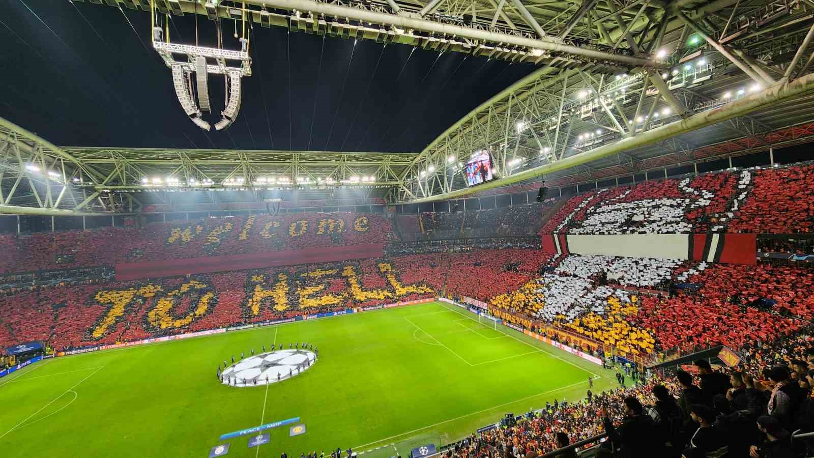 Galatasaray taraftarından ’Welcome to hell’ koreografisi