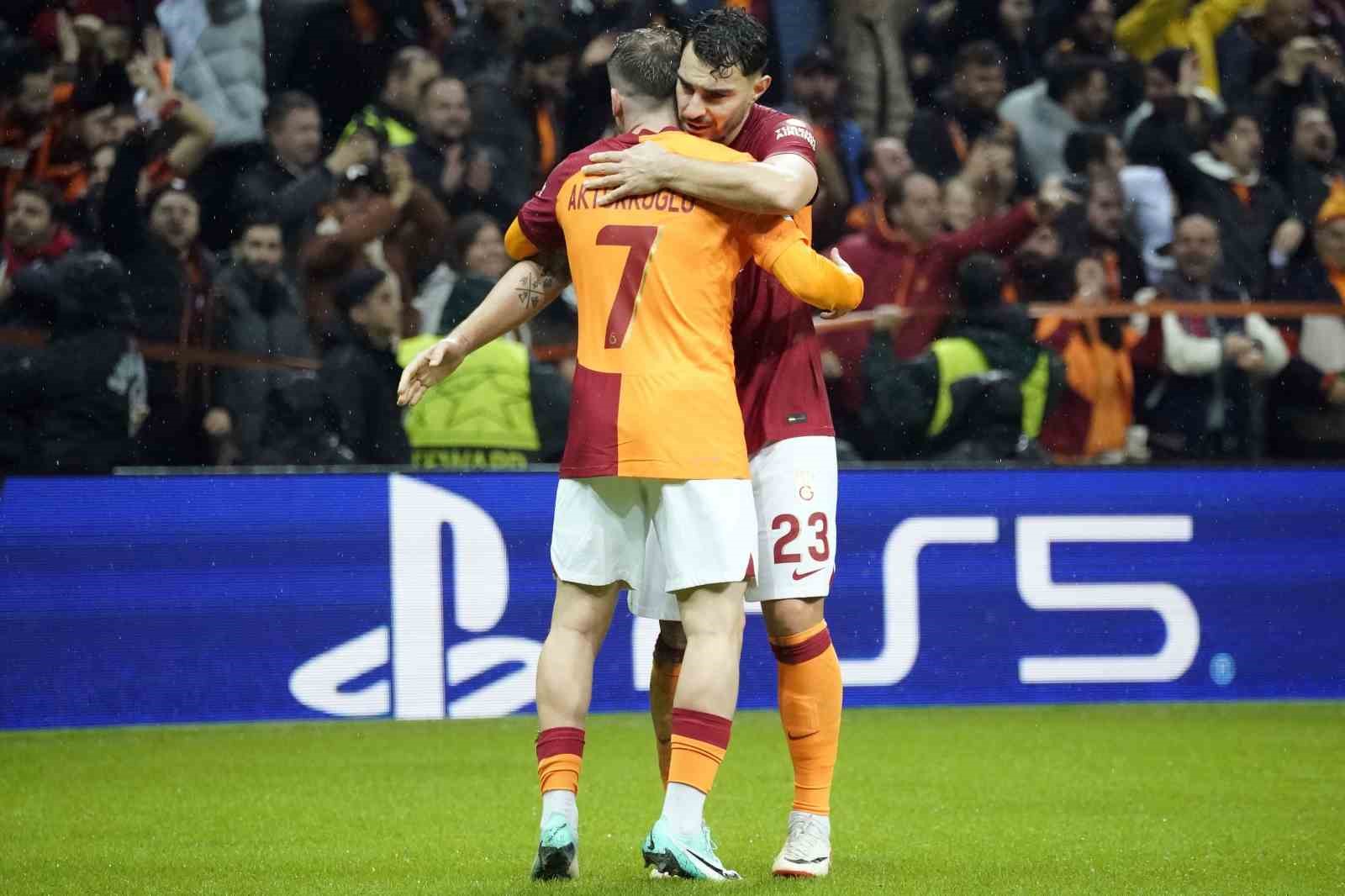 UEFA Şampiyonlar Ligi: Galatasaray: 3 - Manchester United: 3 (Maç sonucu)