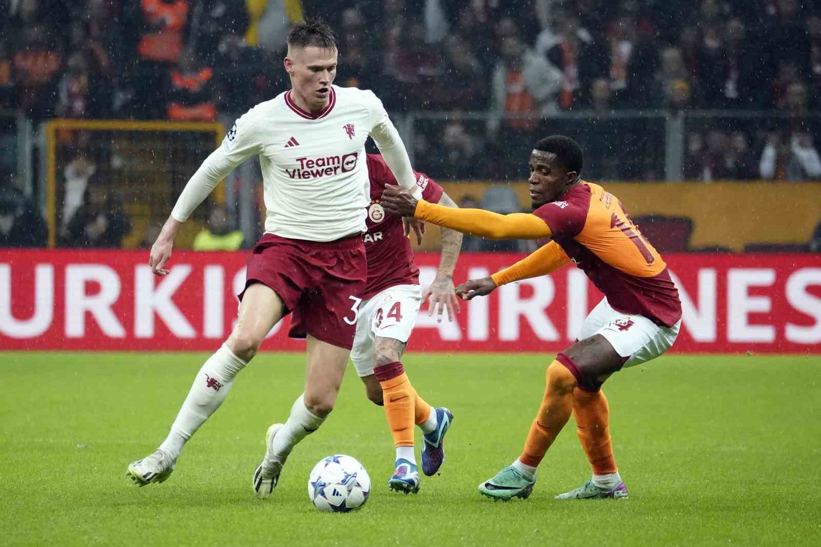 UEFA Şampiyonlar Ligi: Galatasaray: 3 - Manchester United: 3 (Maç sonucu)