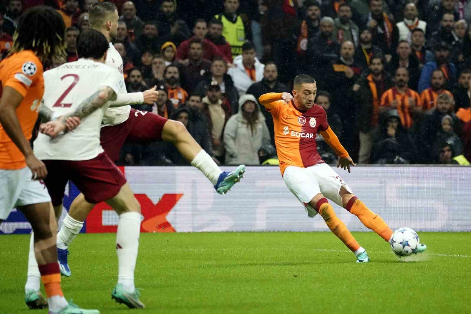 UEFA Şampiyonlar Ligi: Galatasaray: 3 - Manchester United: 3 (Maç sonucu)