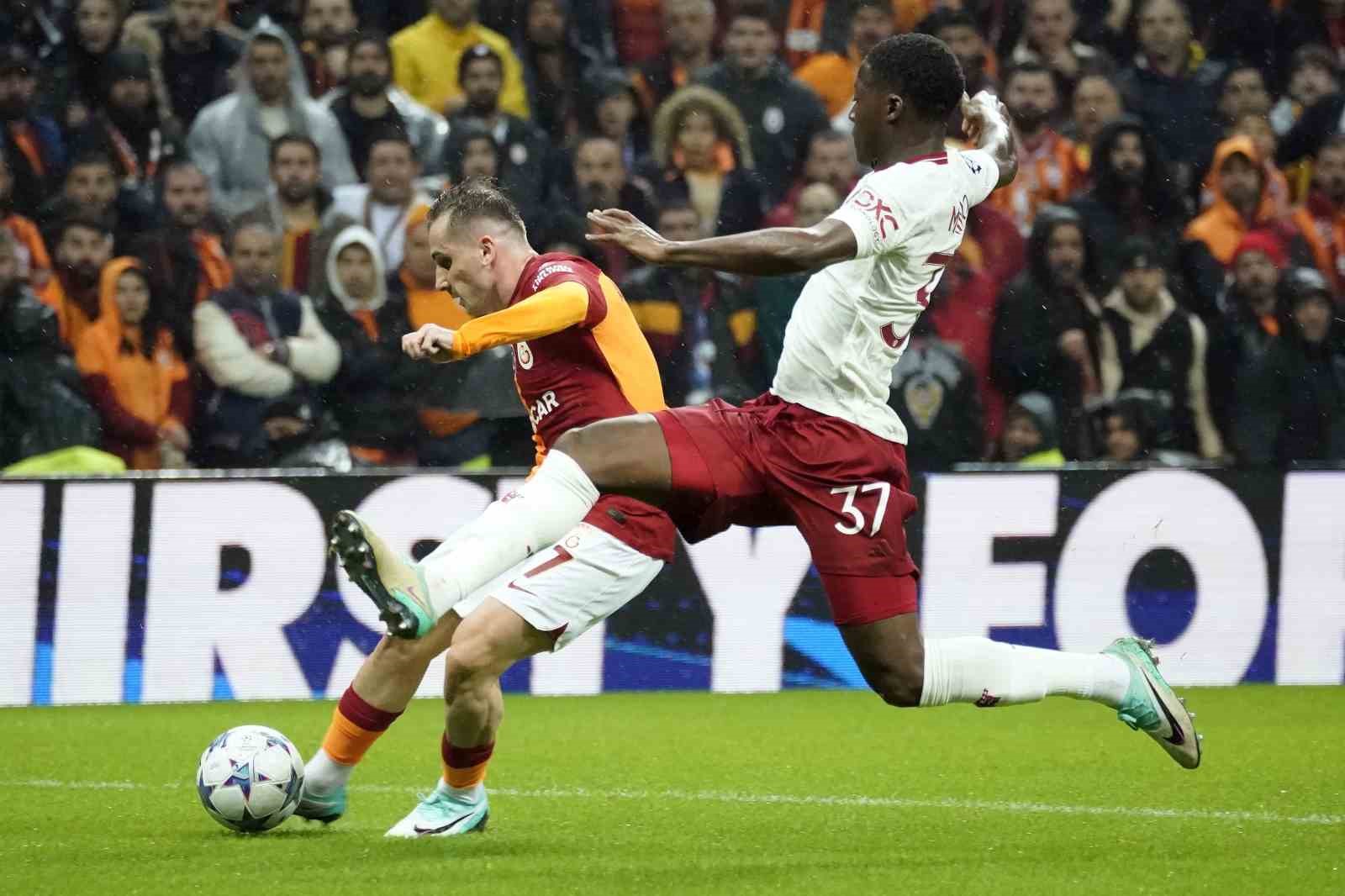 UEFA Şampiyonlar Ligi: Galatasaray: 3 - Manchester United: 3 (Maç sonucu)