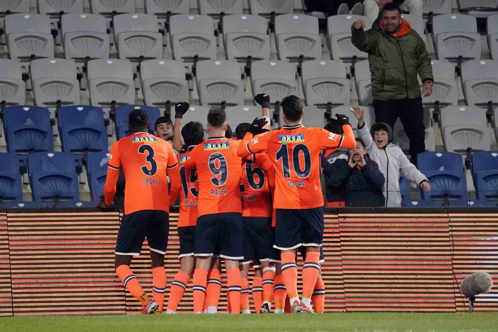 Trendyol Süper Lig: Başakşehir: 1 – Pendikspor: 0 (Maç devam ediyor)