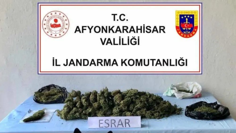 Afyonkarahisar'da Uyuşturucu Operasyonu: 996 Gram Esrar Ele Geçirildi