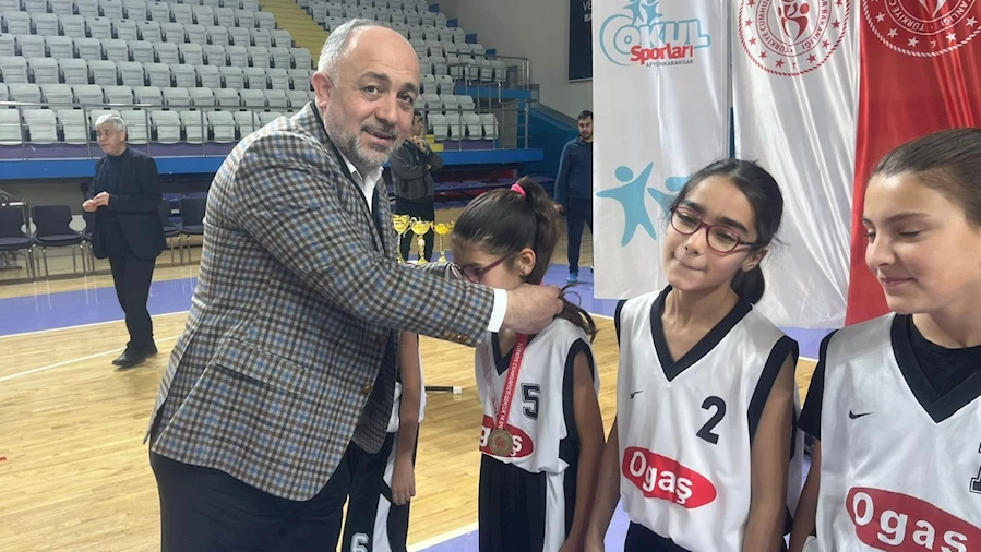 Okul Sporları Küçükler Basketbol Müsabakaları Heyecanla Tamamlandı