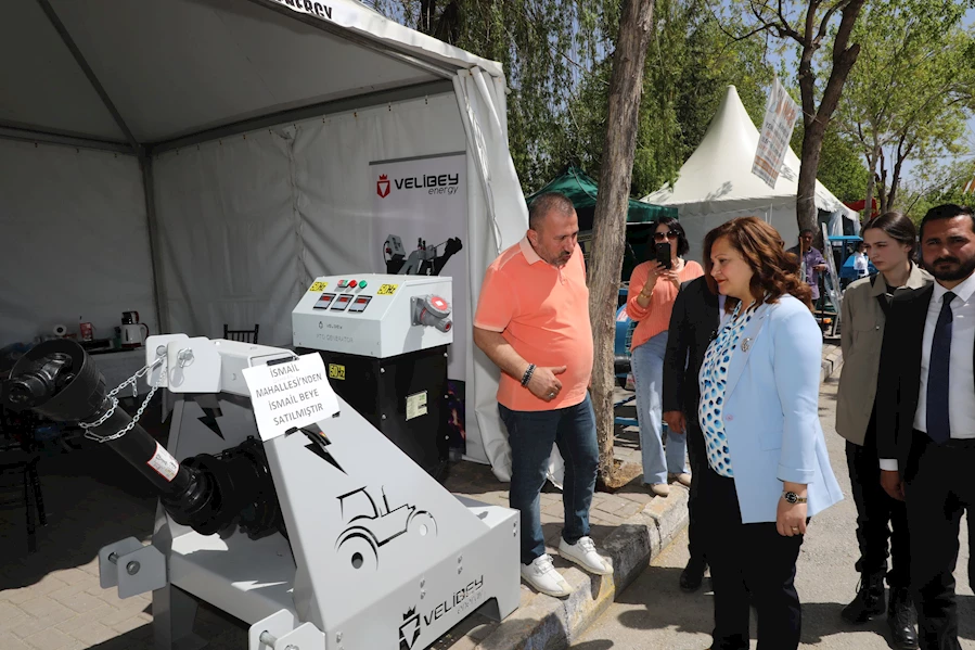 Belediye Başkanı Burcu Köksal, Tarım, Hayvancılık ve Gıda Fuarını Ziyaret Etti