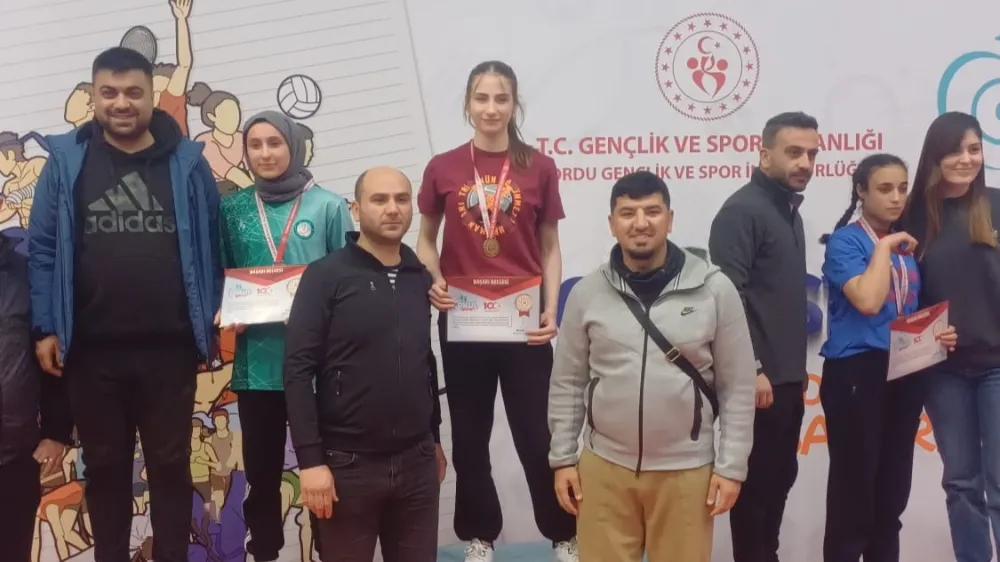 Afyonkarahisarlı Sporcu Bilek Güreşi Şampiyonu Oldu