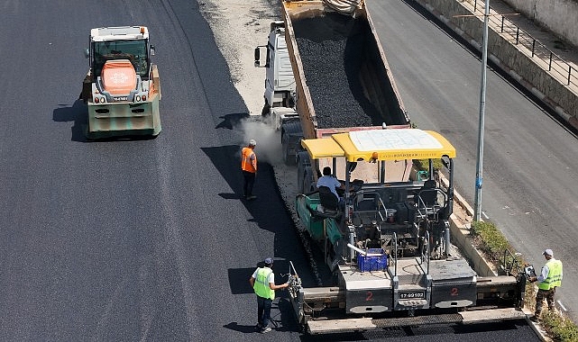 Aydın Büyükşehir Belediyesi, kent genelinde vatandaşlar için daha güvenli ve konforlu yollar oluşturmaya devam ediyor