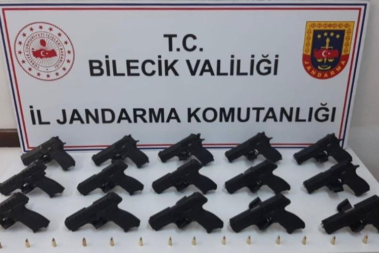 Bilecik Bozüyük’te ruhsatsız tabancalara el konuldu