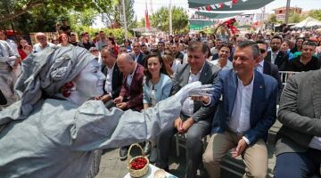 CHP Genel Başkanı Özgür Özel, Bornova Kiraz Festivali’nde konuştu: “İzmir ikinci memleketim”