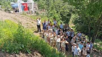 Gölcük Belediyesi tarafından başlatılan çalışma ile yeniden ihya edilerek ilçeye kazandırılan Yukarı Değirmendere’deki tarihi hamam, öğrencileri ağırladı