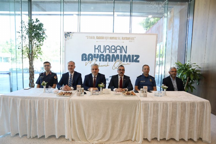 İnegöl’de vatandaşlar ve protokol bayramlaşma programında buluştu