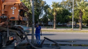 İzmir’in altyapı hatlarında temizlik seferberliği