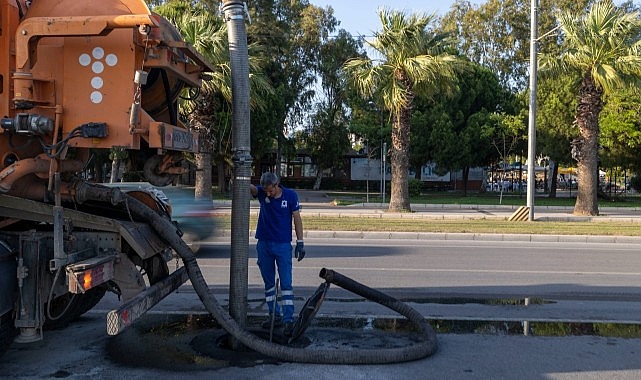 İzmir’in altyapı hatlarında temizlik seferberliği