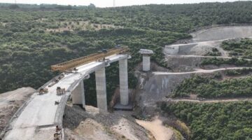 Kocaeli’de Dilovası Hastane Yolu’nda 40 kirişin montajı tamam