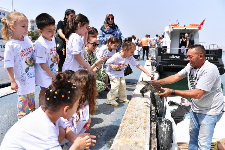 Mersin’de miniklere deniz temizliğinin önemi anlatıldı