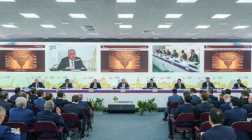 Rosneft CEO’su küresel ihtiyaçları karşılamak için dengeli bir enerji geçişini destekliyor