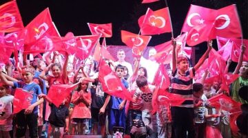 ’15 Temmuz Demokrasi ve Milli Birlik Günü’ Gölcük’te coşkuyla kutlandı.