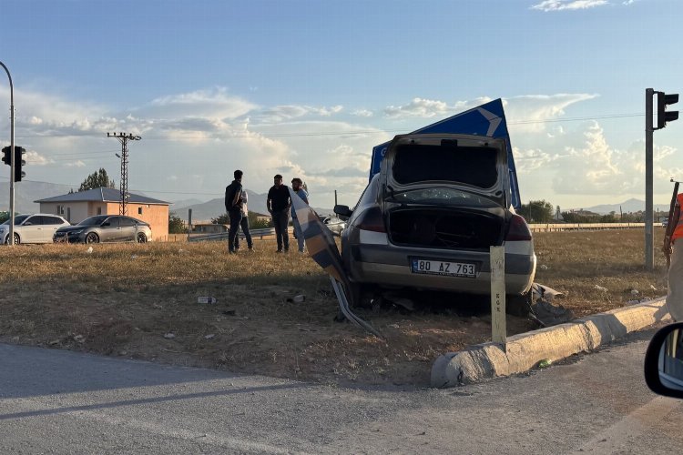 Afşin’de trafik kazası: 3 yaralı