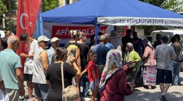 Aydın Büyükşehir Belediyesi, Muharrem ayının gelmesiyle birlikte her yıl geleneksel olarak yaptığı aşure ikramlarını, bu yıl da gerçekleştirdi