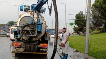 Bursa’da yağmur mesaisi