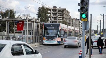 Çiğli ve Karşıyaka tramvay hatlarında aktarmasız ulaşım kolaylığı başlıyor