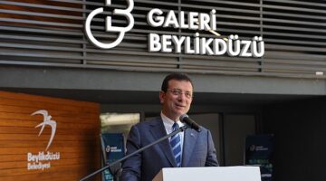 Ekrem İmamoğlu, “Galeri Beylikdüzü Görsel Sanatlar Yarışması” ödül törenine katıldı